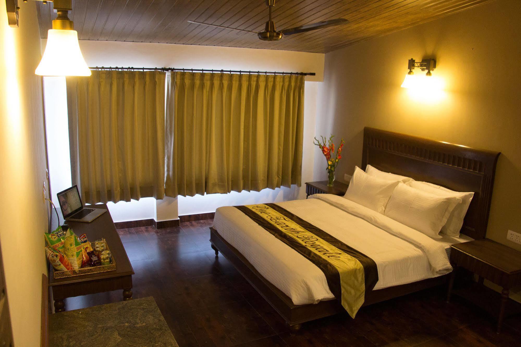 One Earth Royale Boutique Hotel Mussoorie Bagian luar foto