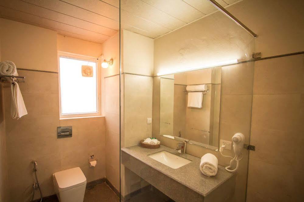 One Earth Royale Boutique Hotel Mussoorie Bagian luar foto