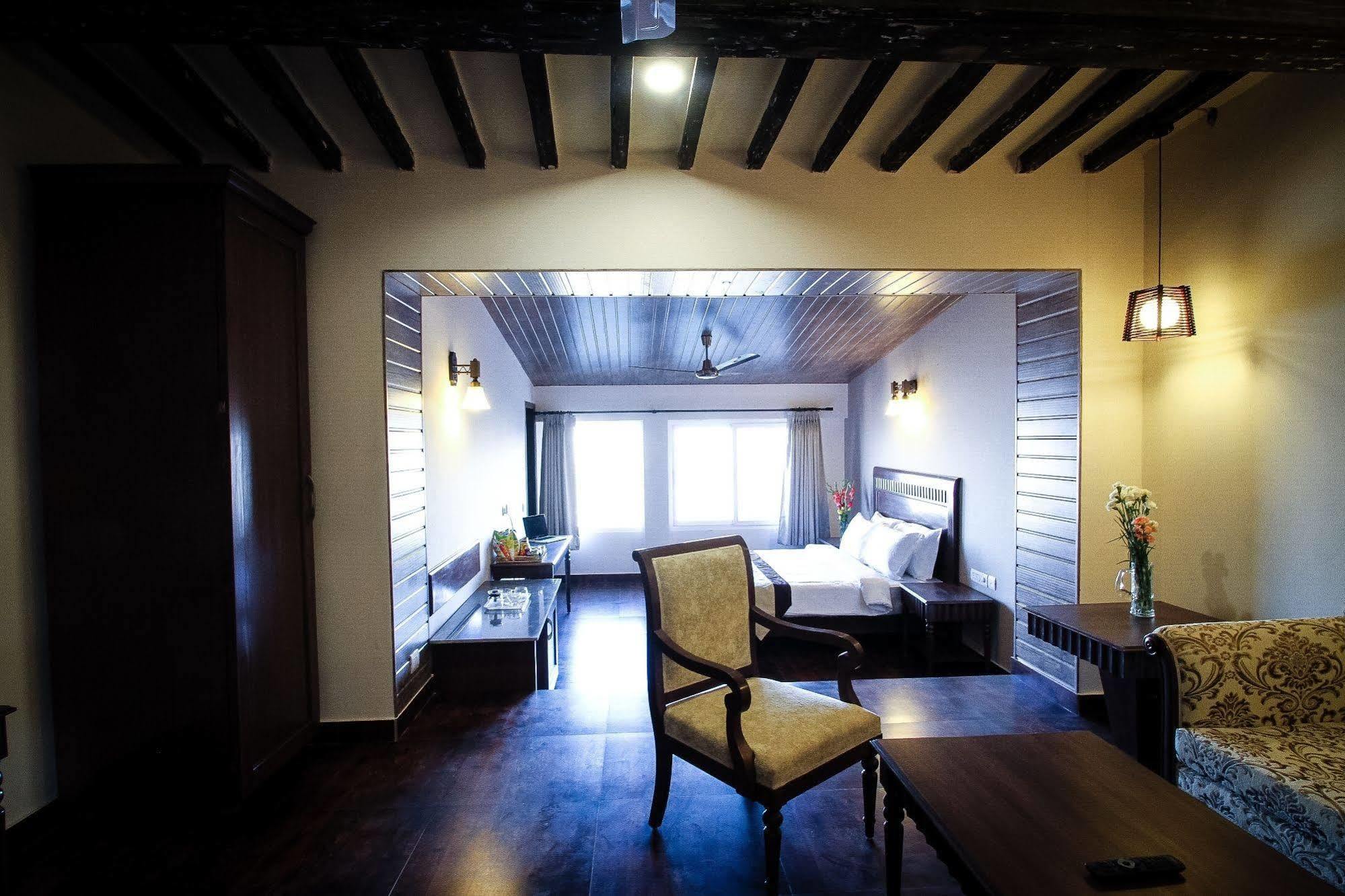 One Earth Royale Boutique Hotel Mussoorie Bagian luar foto