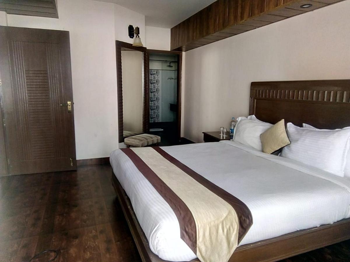 One Earth Royale Boutique Hotel Mussoorie Bagian luar foto
