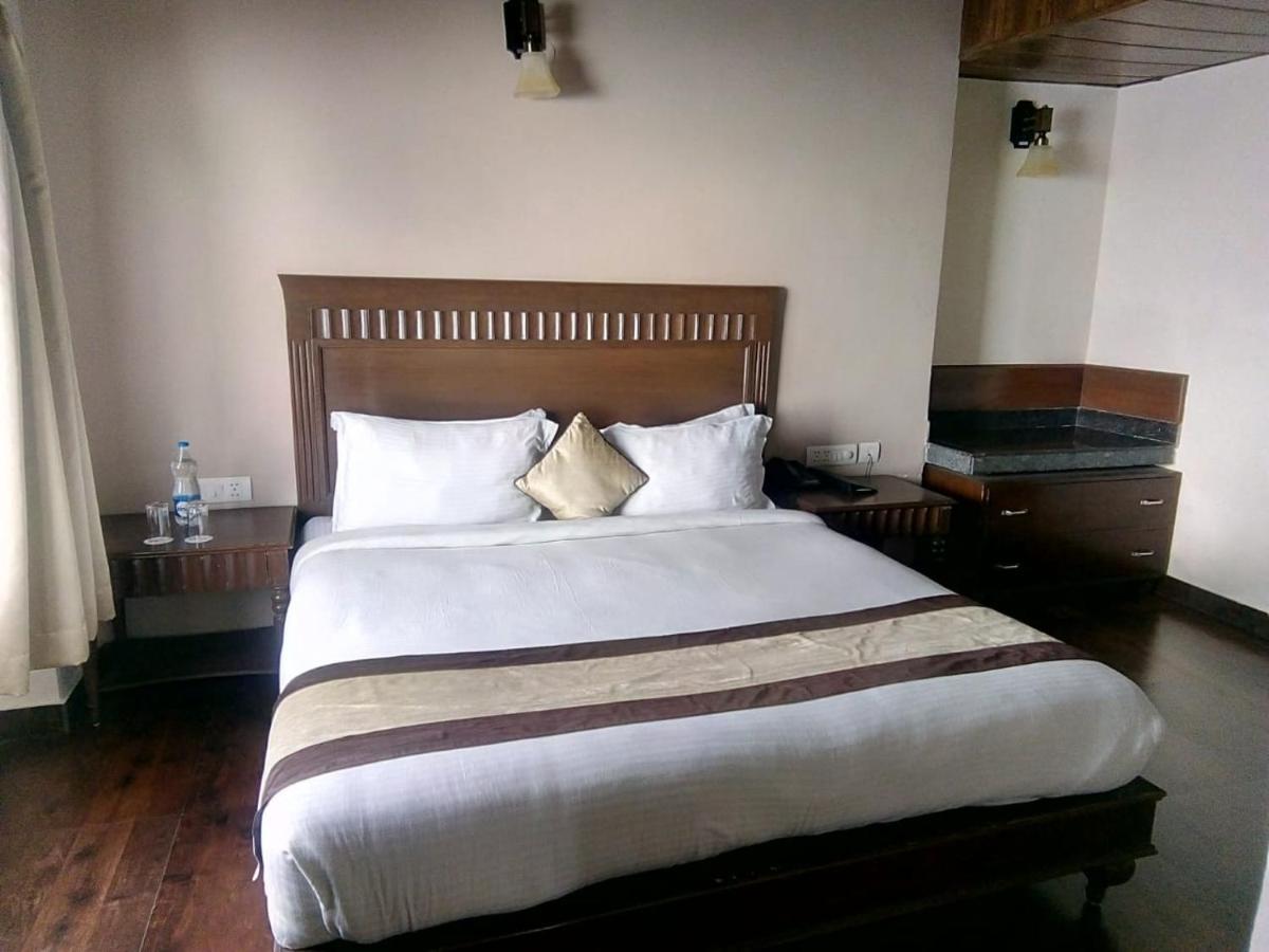 One Earth Royale Boutique Hotel Mussoorie Bagian luar foto